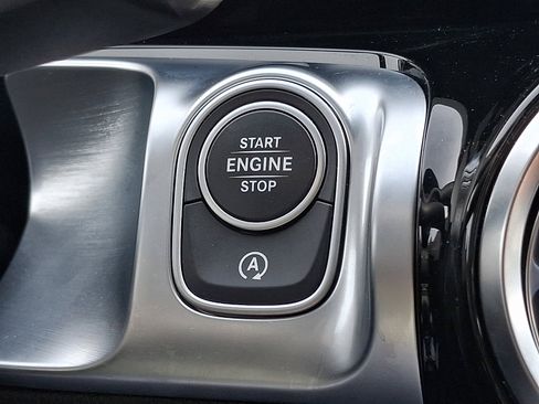 Used 2023 Mercedes-Benz GLB 250 4MATIC image 25