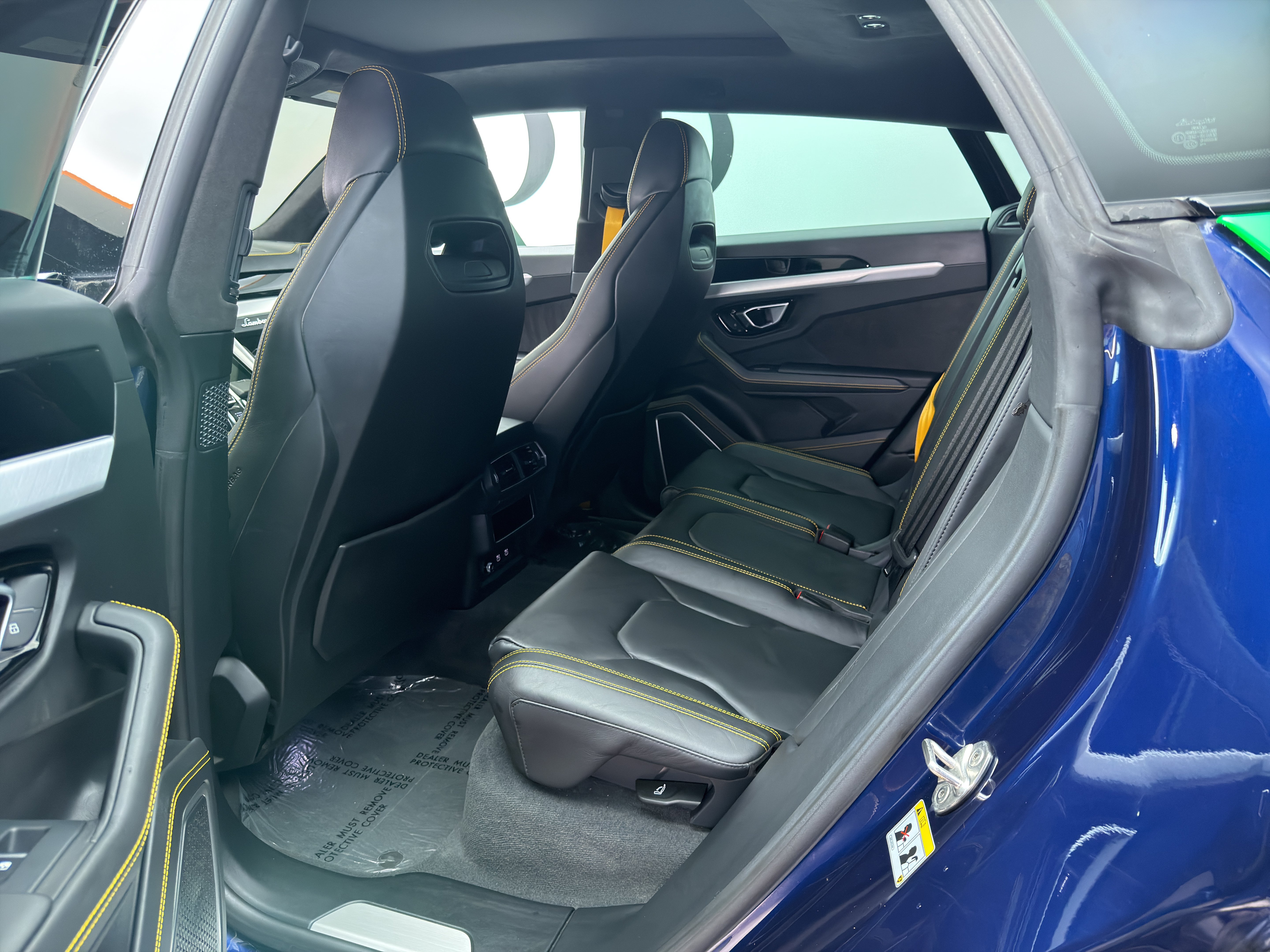 Used 2022 Lamborghini Urus AWD/4WD image 21