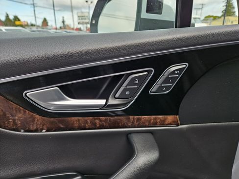 Used 2017 Audi Q7 3.0T Premium Plus w/ Premium Plus Package image 16