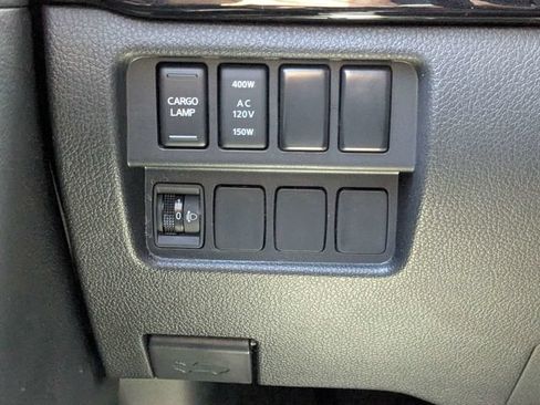 Used 2024 Nissan Titan SV w/ SV Bronze Edition Package RWD image 21