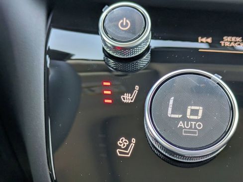 New 2026 INFINITI QX60 Luxe w/ Family Package image 26