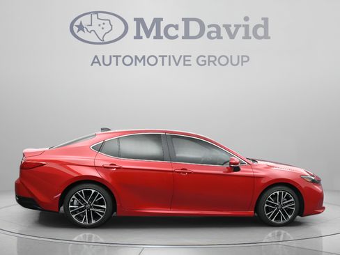Used 2025 Toyota Camry XLE w/ Premium Package FWD image 9