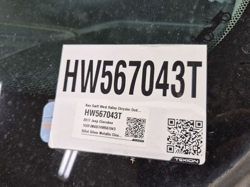 Used 2017 Jeep Cherokee Sport AWD/4WD image 33