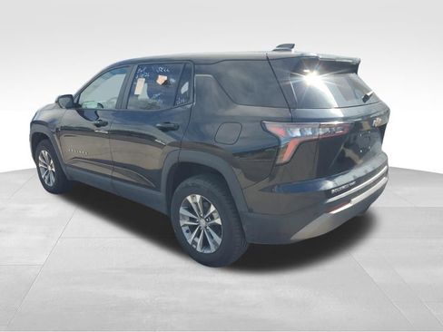Used 2025 Chevrolet Equinox LT AWD/4WD image 3