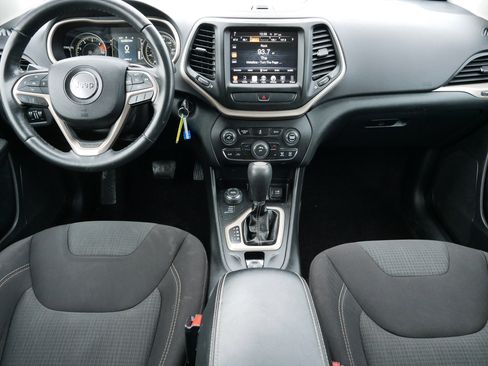 Used 2016 Jeep Cherokee Latitude image 10