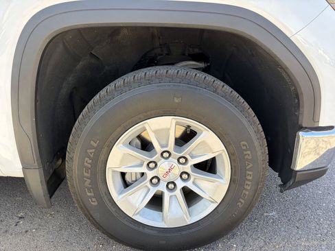 Used 2025 GMC Sierra 1500 SLE RWD image 8