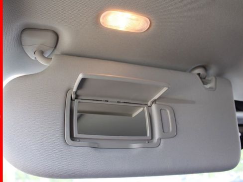 New 2025 Nissan Murano SL image 37