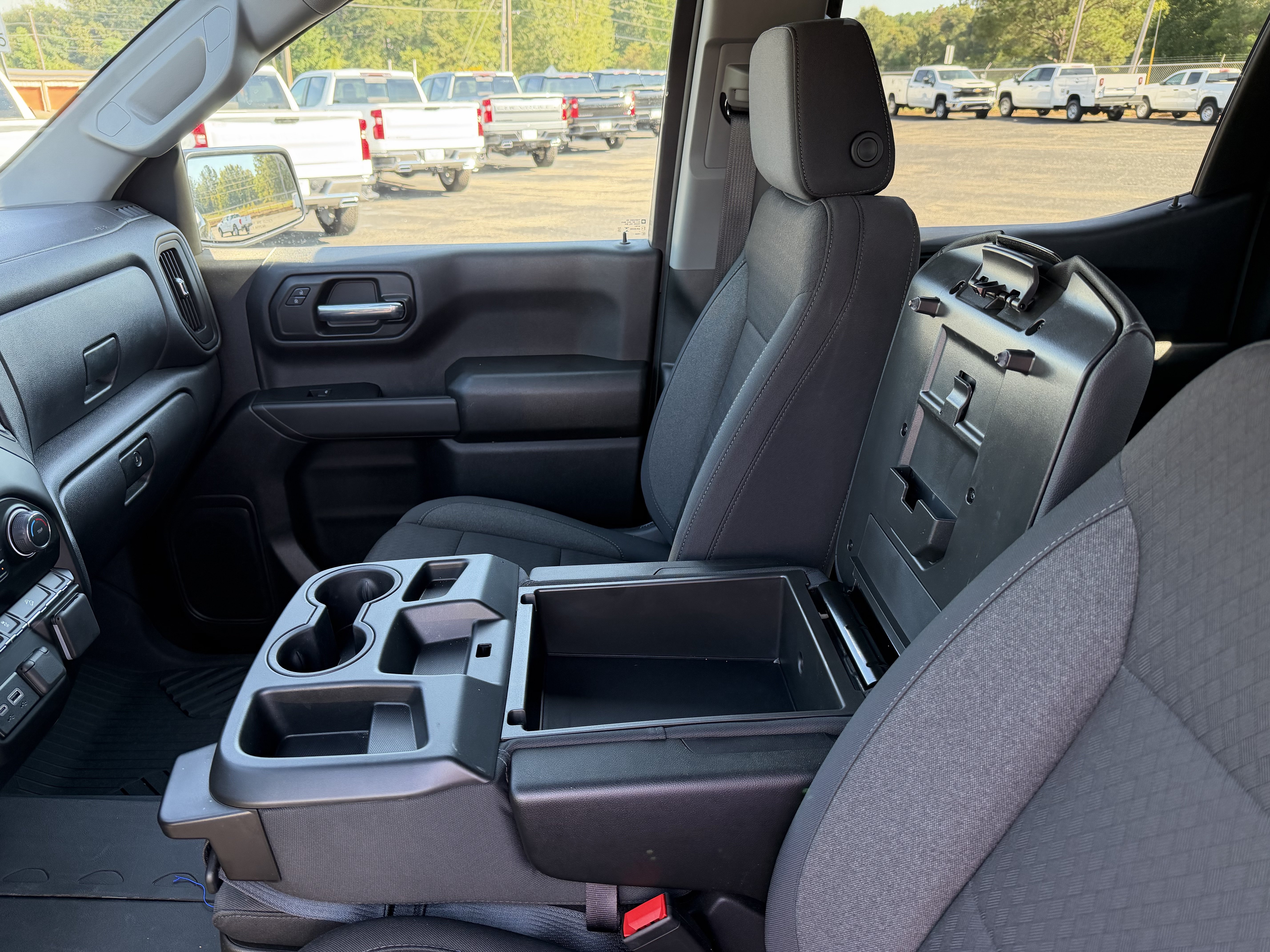 Used 2026 Chevrolet Silverado 1500 Custom Trail Boss w/ Dark Appearance Package AWD/4WD image 25