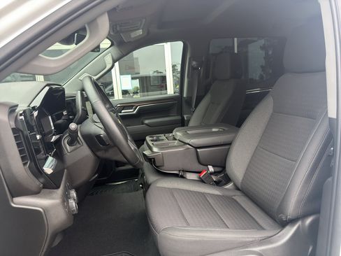 Used 2023 Chevrolet Silverado 1500 LT AWD/4WD image 6