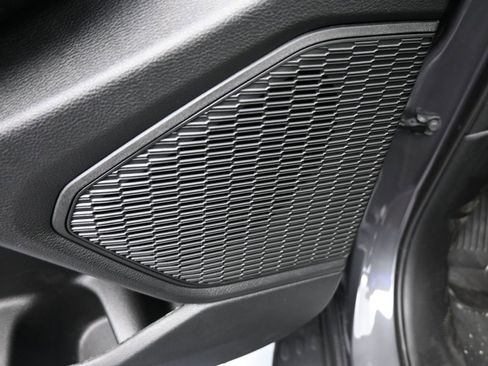 Used 2025 Jeep Grand Cherokee L Limited w/ Black Appearance Package image 14