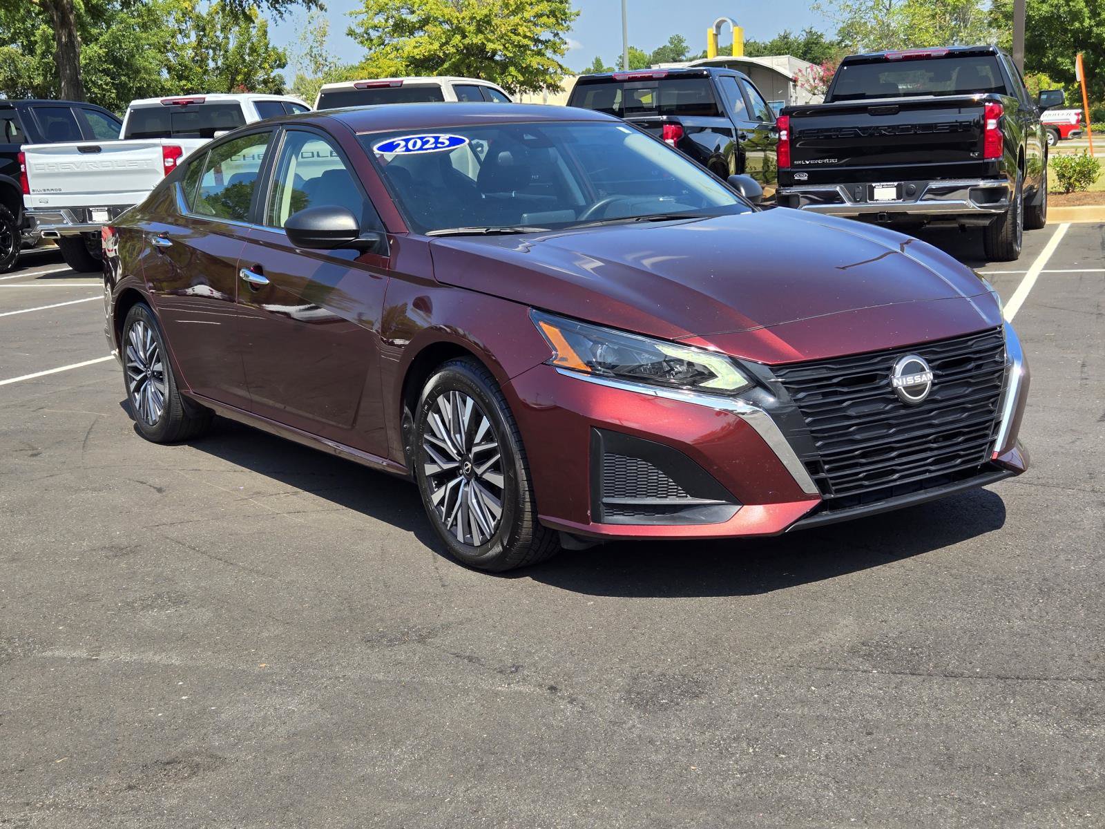 Used 2025 Nissan Altima 2.5 SV FWD image 4