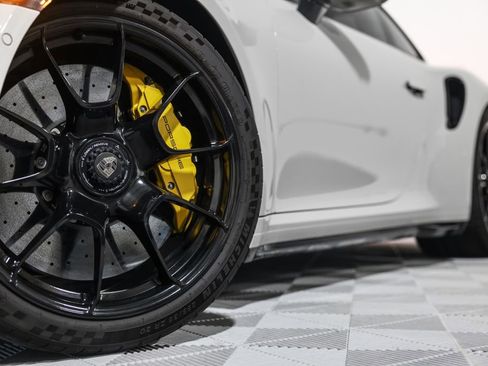 Used 2022 Porsche 911 Turbo S image 10