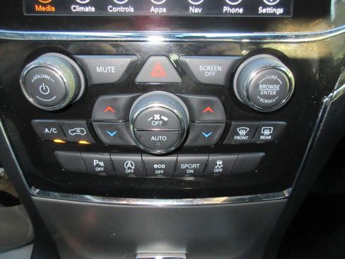 Used 2021 Jeep Grand Cherokee Limited image 26