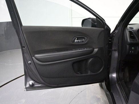 Used 2019 Honda HR-V Sport image 8