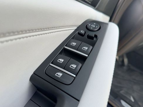 Used 2025 BMW X5 xDrive40i w/ M Sport Package image 12