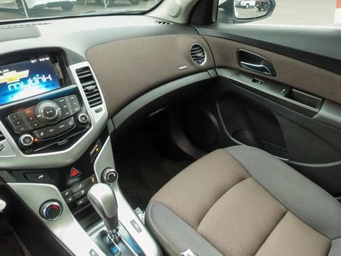 Used 2015 Chevrolet Cruze LT w/ Technology Package image 20