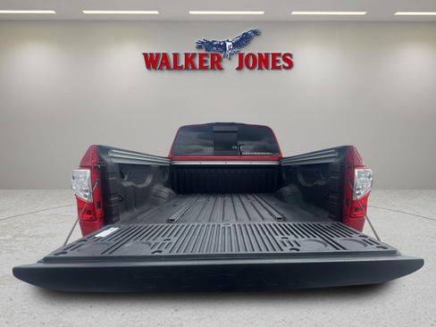 Used 2021 Nissan Titan SV w/ SV Convenience Package image 16