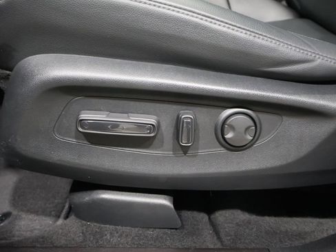 Used 2025 Honda CR-V EX-L image 12