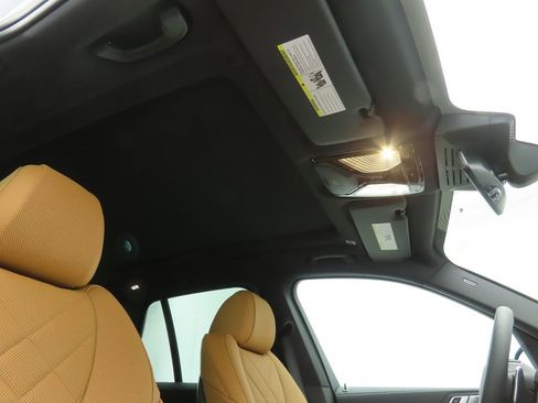 Certified 2025 BMW X5 xDrive40i w/ Parking Assistance Package image 18