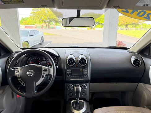 Used 2012 Nissan Rogue SV image 9