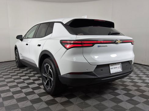 Certified 2025 Chevrolet Equinox EV LT FWD image 4