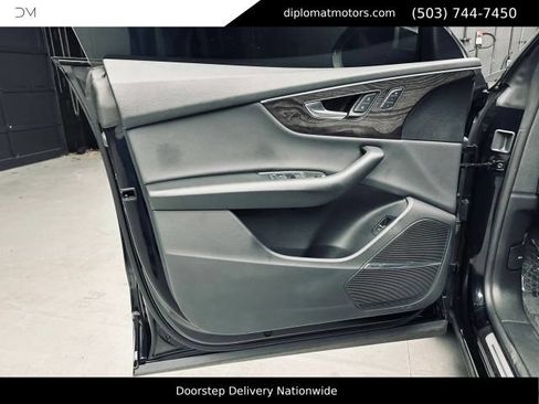 Used 2021 Audi Q8 Prestige AWD/4WD image 23