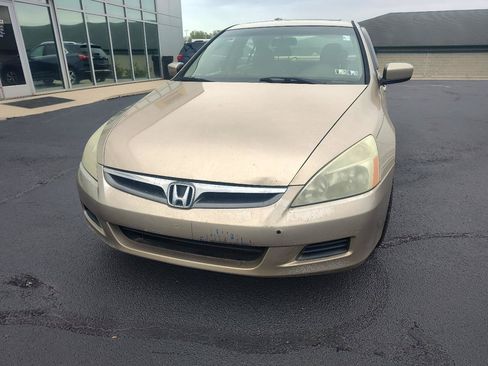 Used 2005 Honda Accord EX image 3
