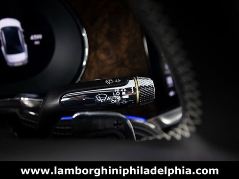 Used 2024 Bentley Flying Spur V8 image 22