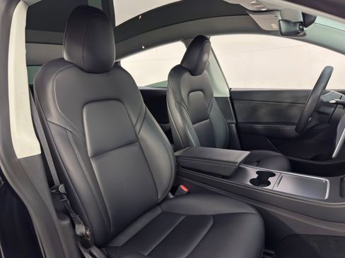 Used 2022 Tesla Model Y Performance image 37