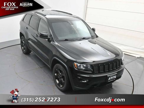 Used 2018 Jeep Grand Cherokee Laredo AWD/4WD image 27