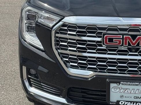 Used 2022 GMC Terrain Denali w/ Denali Premium Package AWD/4WD image 10