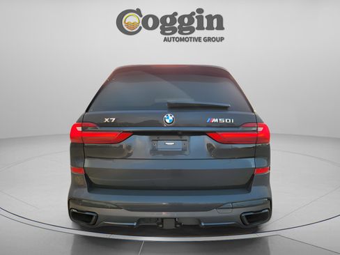 Used 2022 BMW X7 M50i w/ Luxury Seating Package image 3