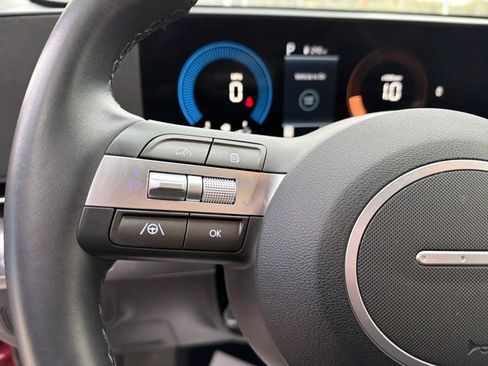 Used 2025 Hyundai Kona SEL image 19