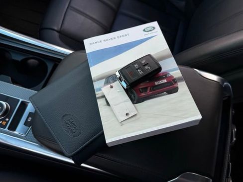 Used 2022 Land Rover Range Rover Sport HST image 5