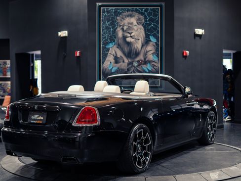 Used 2018 Rolls-Royce Dawn RWD image 19