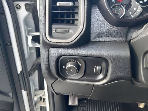 Used 2023 RAM 3500 Tradesman AWD/4WD image 15