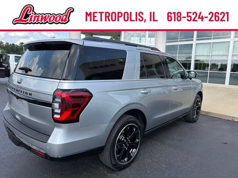 Used 2024 Ford Expedition Limited AWD/4WD image 7