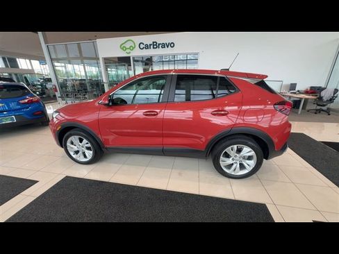Certified 2024 Buick Encore GX Preferred w/ Comfort Package FWD image 5