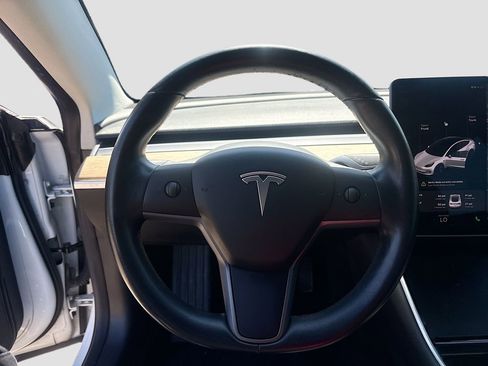 Used 2019 Tesla Model 3 Standard Range Plus RWD image 11