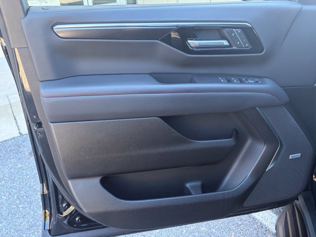 Used 2025 Chevrolet Tahoe RST w/ RST Capability Package AWD/4WD image 11