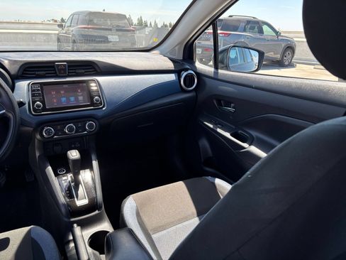 Used 2025 Nissan Versa SV FWD image 32