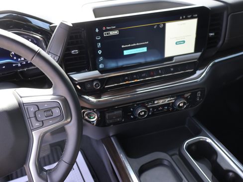 Used 2023 Chevrolet Silverado 1500 LT AWD/4WD image 29