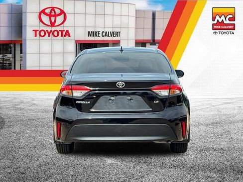 Used 2025 Toyota Corolla LE FWD image 4