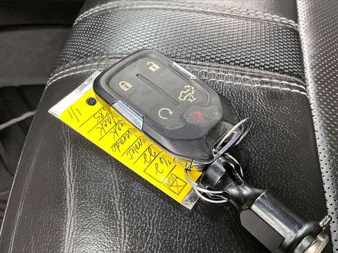 Used 2022 Chevrolet Silverado 1500 High Country w/ Technology Package image 11