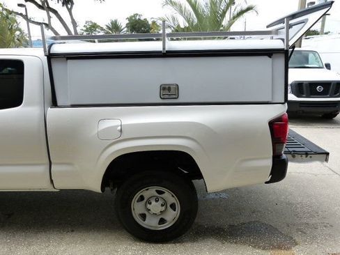Used 2021 Toyota Tacoma SR image 15