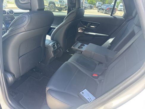 Used 2024 Mercedes-Benz GLC 300 image 10