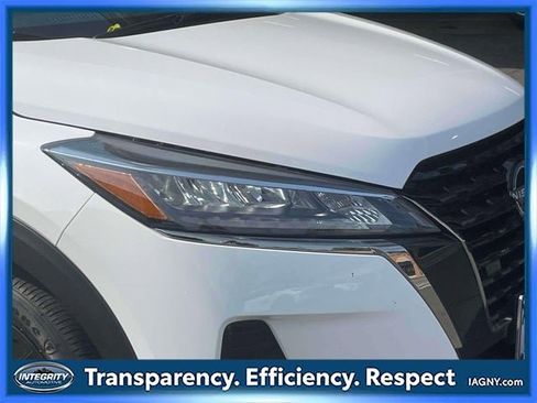 Used 2024 Nissan Kicks SR image 10