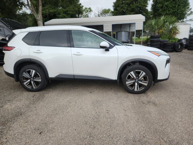 Used 2025 Nissan Rogue SL FWD image 4