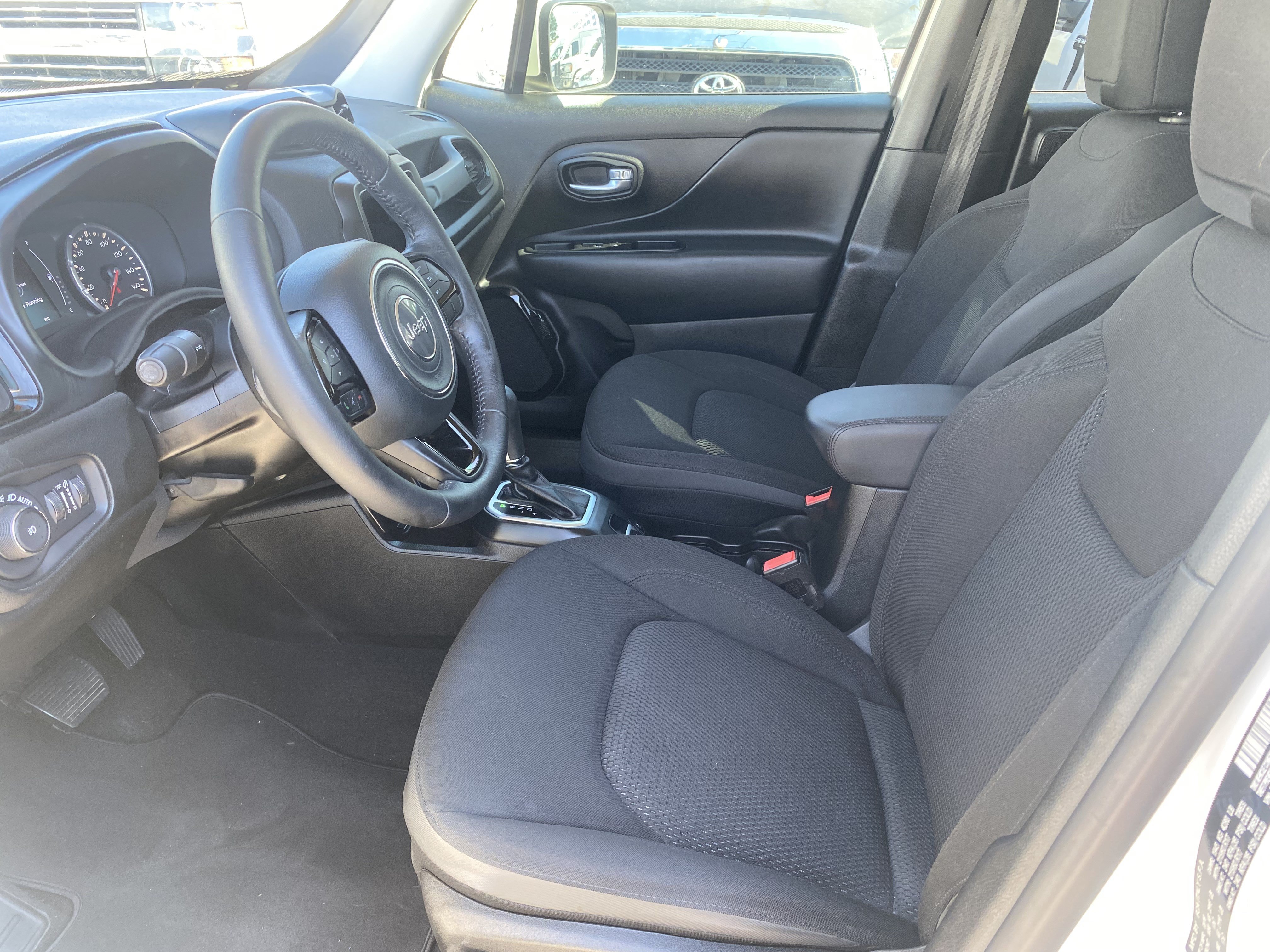 Used 2019 Jeep Renegade Altitude w/ Quick Order Package 22M FWD image 12