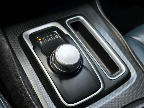 Used 2015 Chrysler 300 S image 29